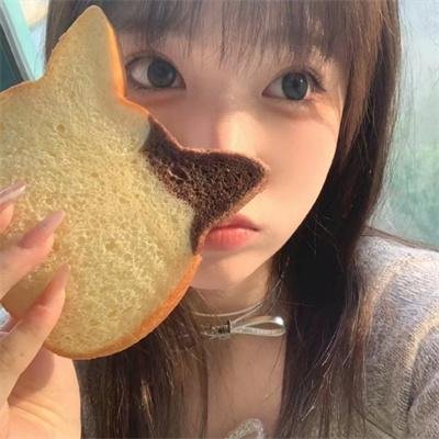 虚拟小姐在看着你